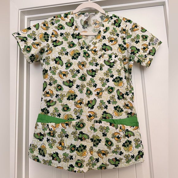 St. Patrick’s Day scrub top - Picture 1 of 1